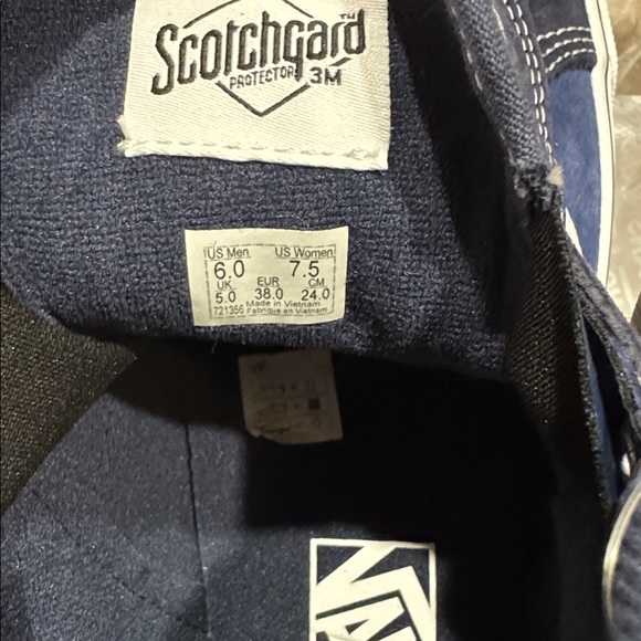 Vans Sk8-Hi MTE Navy - Picture 7 of 7